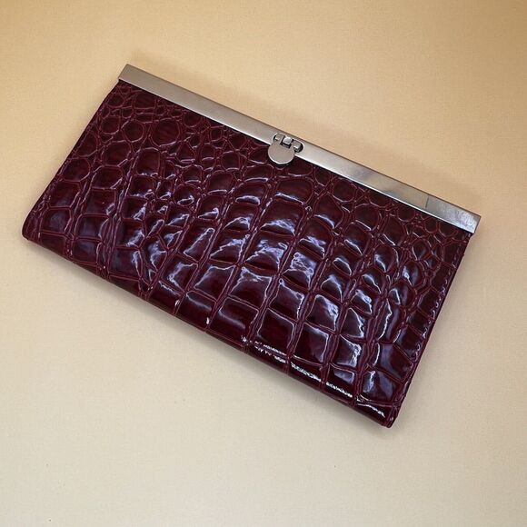Women's Slim Vintage Faux Crocodile Wallet Mint Condition 1970's w/ 9 Card Slots - Picture 1 of 15